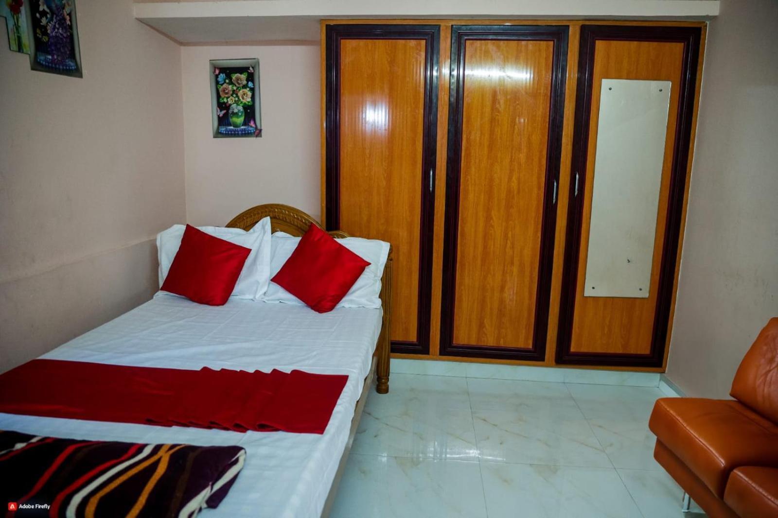Garuda Grand Apartment Tirupati Luaran gambar
